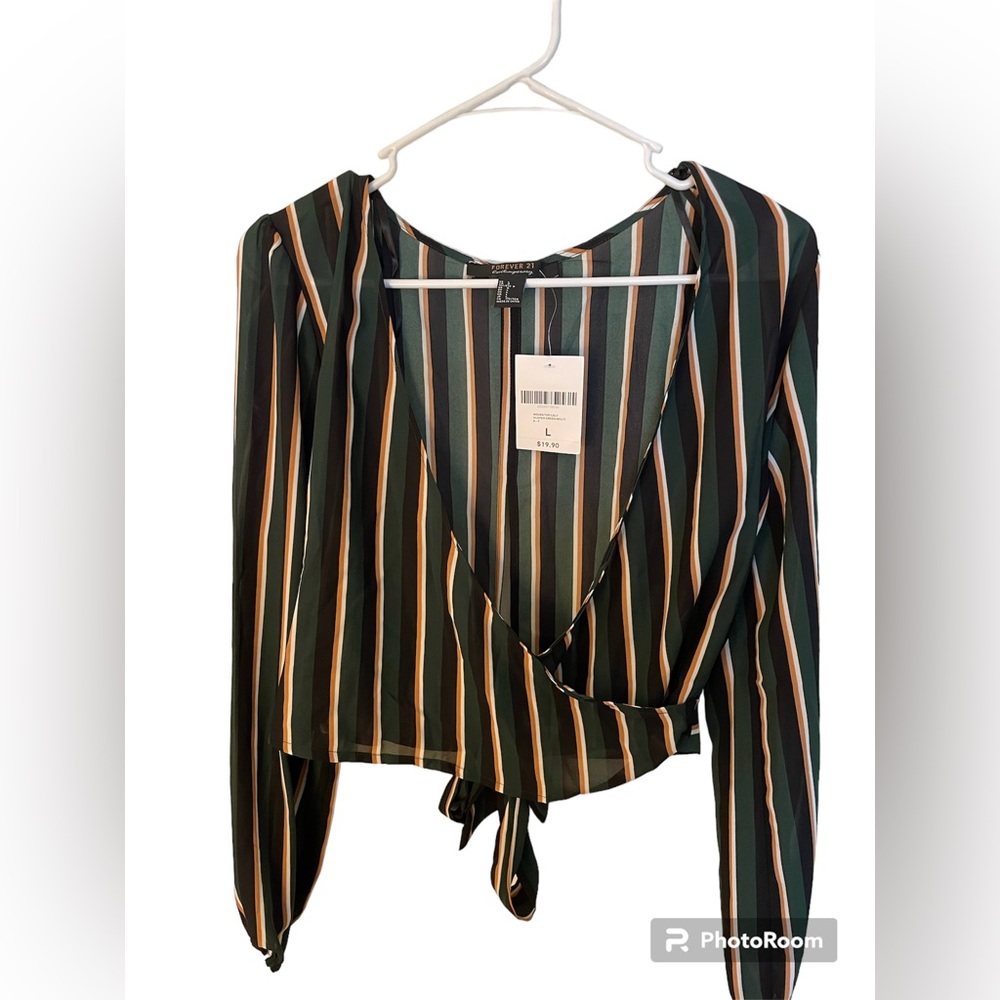 Forever 21 Large Sheer Striped Surplice Crop Top in Hunter Green/Stripes - Picture 3 of 10